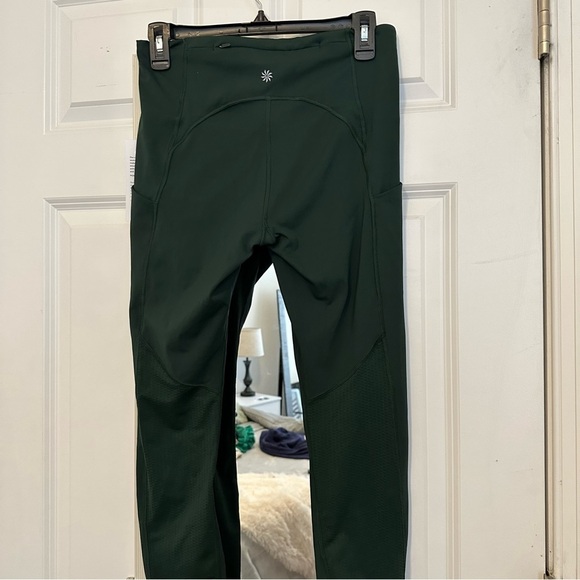 Athleta Pants - NWT Athleta ULTIMATE RUN 7/8 TIGHT
LEGGING 7/8 DE COURSE ULTIMATE​​